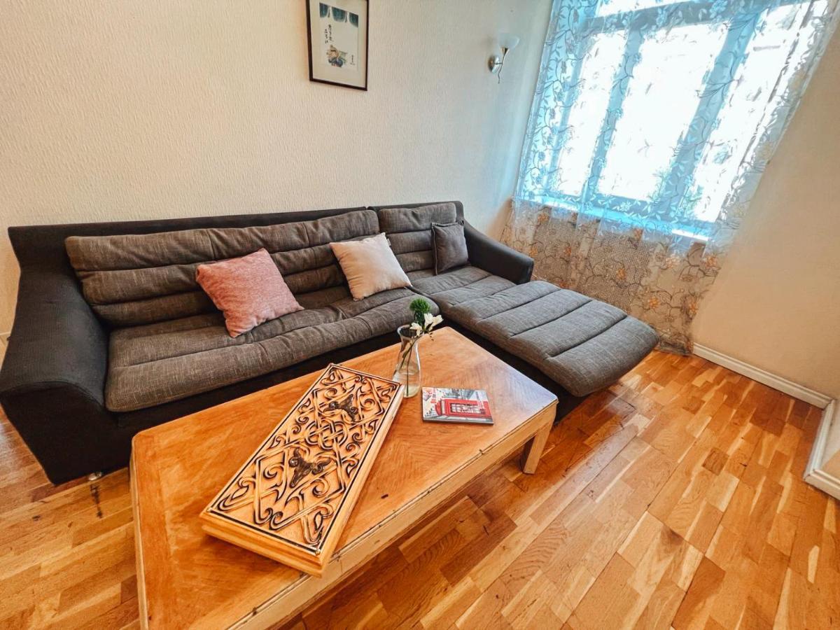 Apartments Rentals Ukraine On Kreshchatik Kyiv Exterior photo